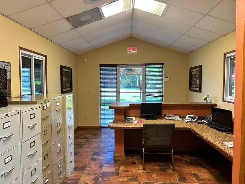 More Photos Of 14337 Annutalaga Ave, Brooksville Warehouse For Sale