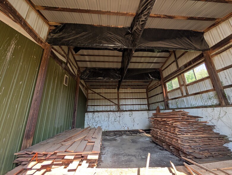 More Photos Of 707 Jewell Rd, Wilmore Warehouse For Sale