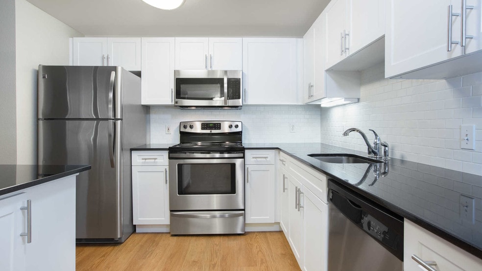 More Photos Of 1001-1101 Park Pl, San Mateo Apartments For Lease