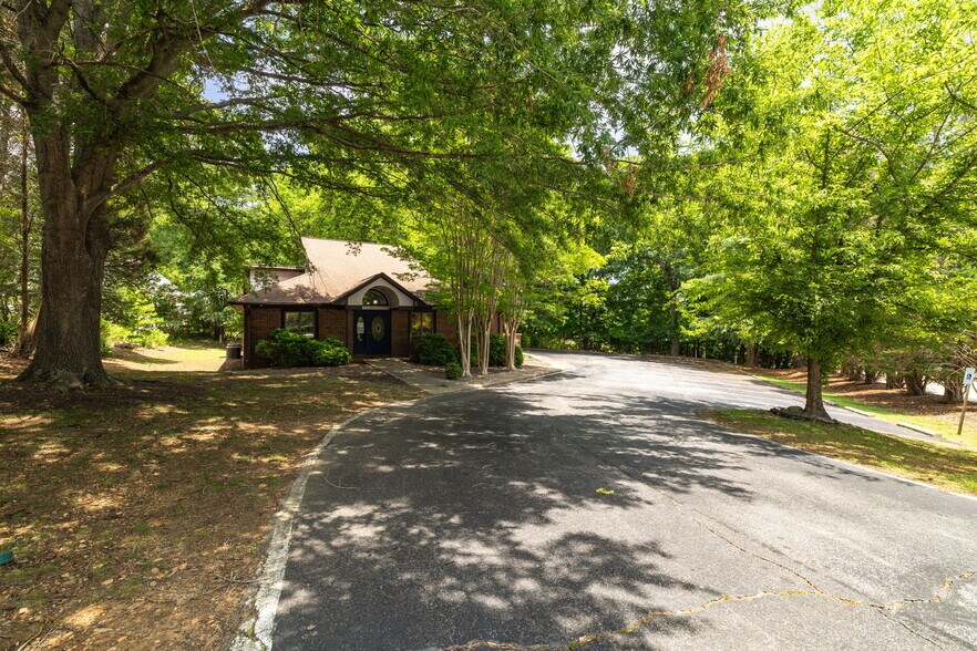 More Photos Of 114 S Park Ter, Eden Medical For Sale