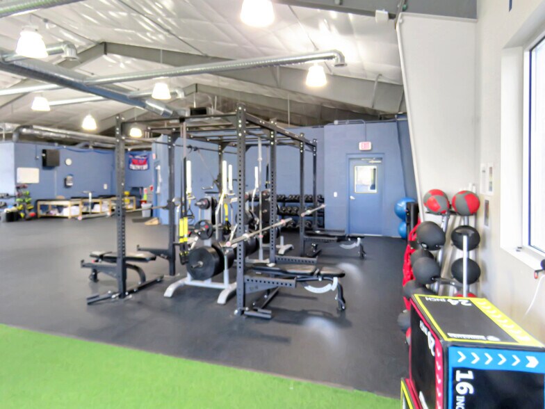 More Photos Of 6831 Seneca Ln, Elma Flex For Lease