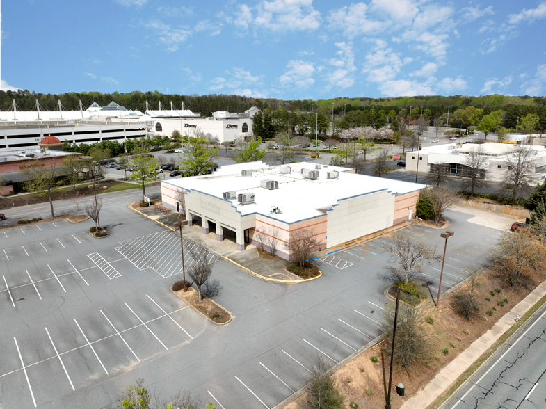 More Photos Of 380 N Point Cir, Alpharetta Freestanding For Sale