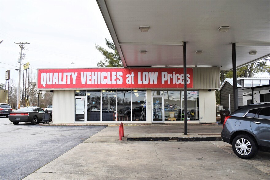 More Photos Of 21 Executive Dr, Crossville Service Station For Sale