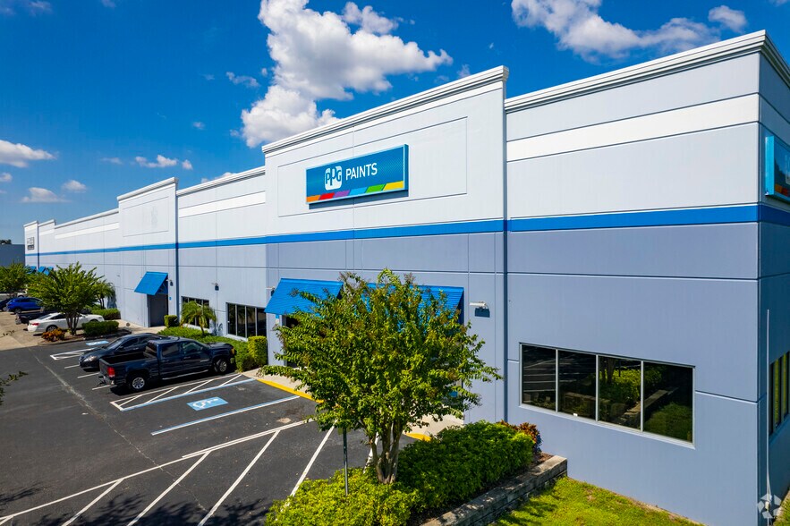 Primary Photo Of 1333-1341 Massaro Blvd, Tampa Warehouse For Lease