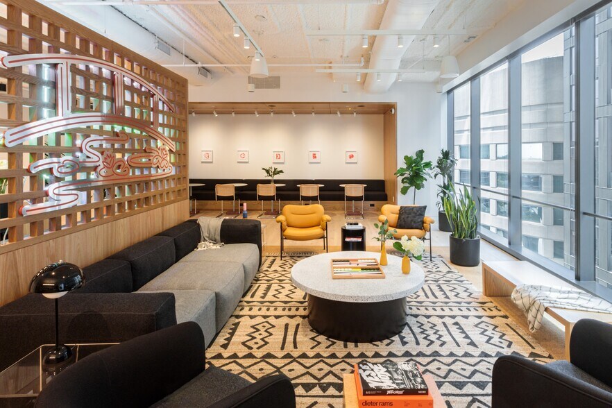 More Photos Of 7272 Wisconsin Ave, Bethesda Office For Sale