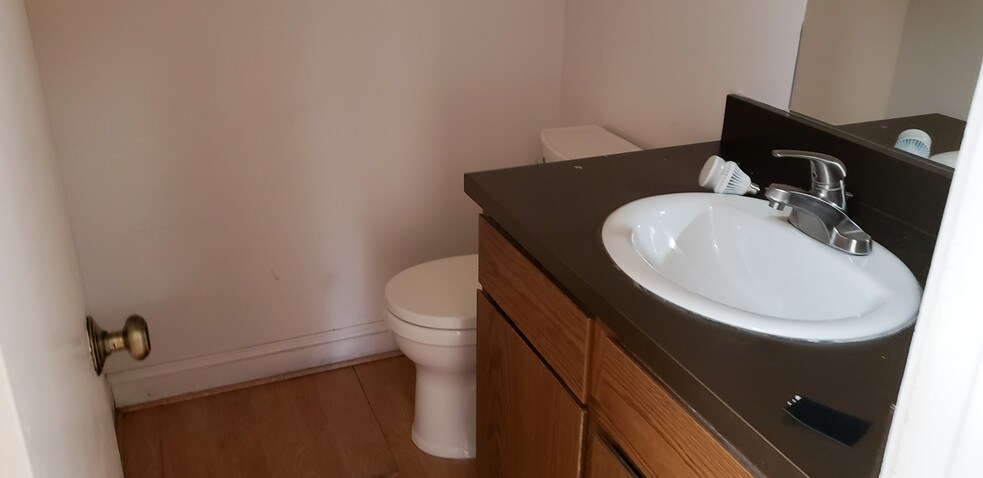 More Photos Of 19618-19620 Club House Rd, Gaithersburg Office For Lease