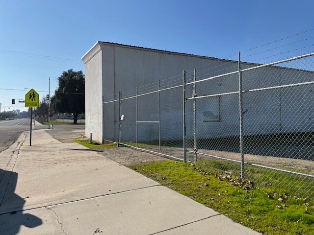 More Photos Of 1280 I St, Reedley Warehouse For Lease