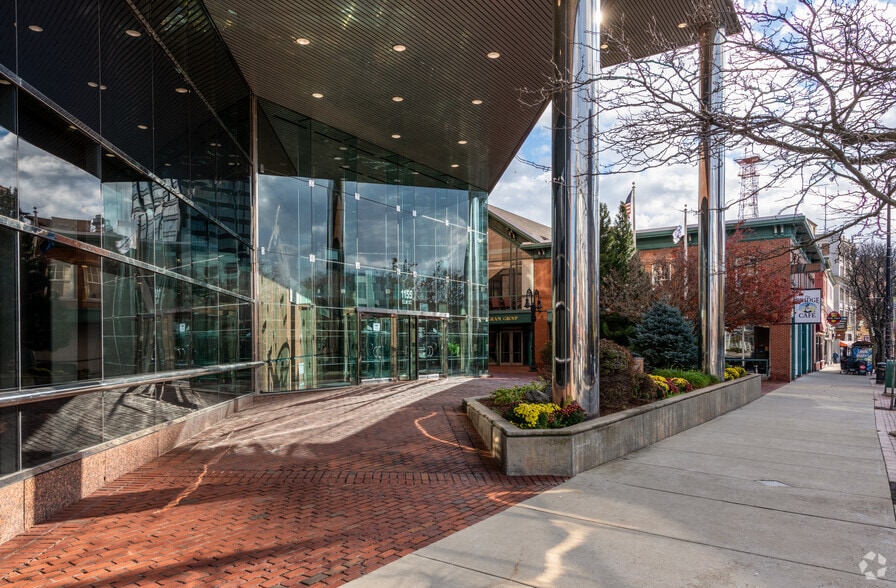 More Photos Of 1155 Elm St, Manchester Office For Lease