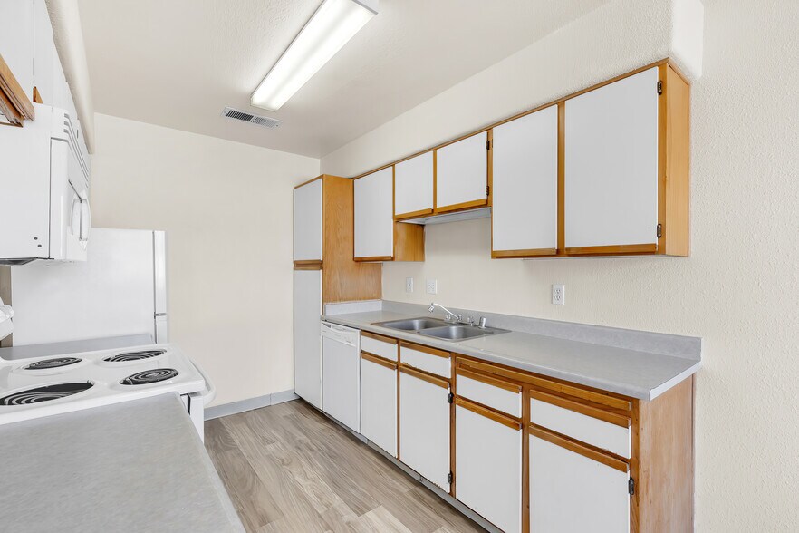 More Photos Of 1832 Merced St, Madera Apartments For Sale