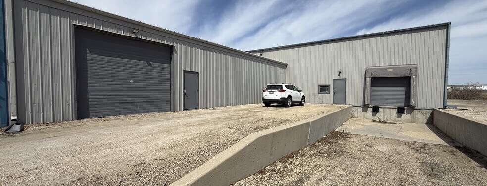More Photos Of 383 Gunn Rd, Winnipeg Industrial For Sale