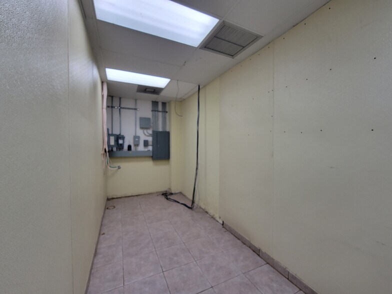 More Photos Of 12011 Bammel North Houston Rd, Houston Restaurant For Lease