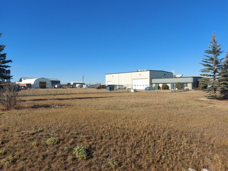 More Photos Of 27123 Hwy 597, Lacombe County Warehouse For Lease