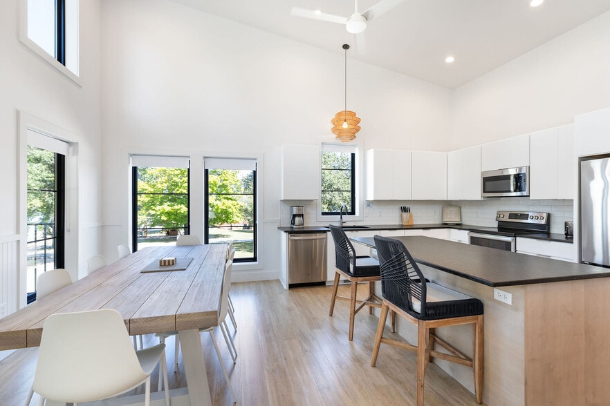 More Photos Of 26995 Reel Ln, Shell Knob Hotel For Sale