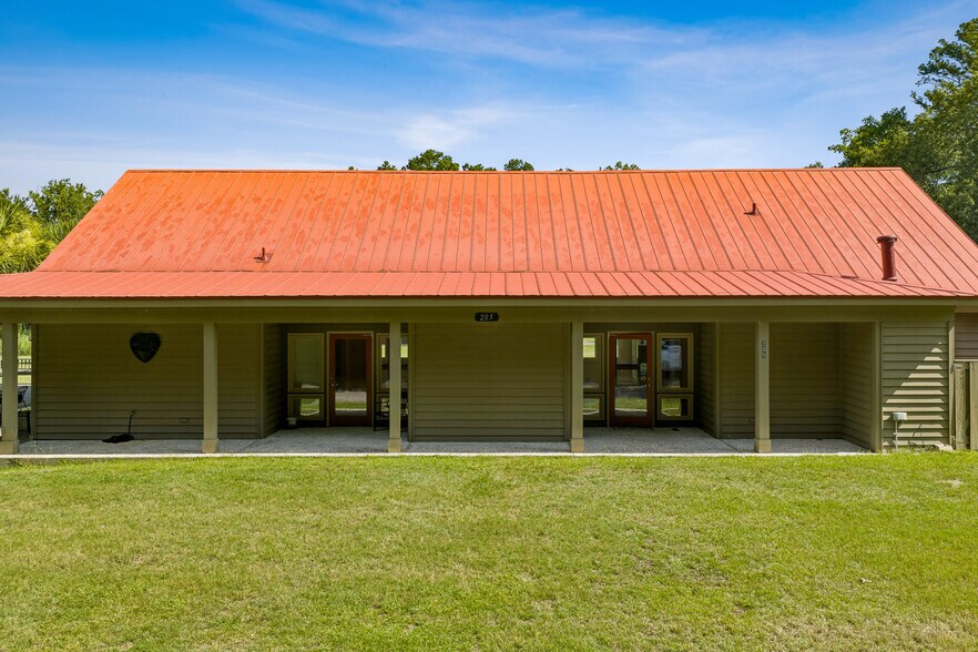 More Photos Of 205 Coosaw Way, Ridgeland Lodge Meeting Hall For Sale