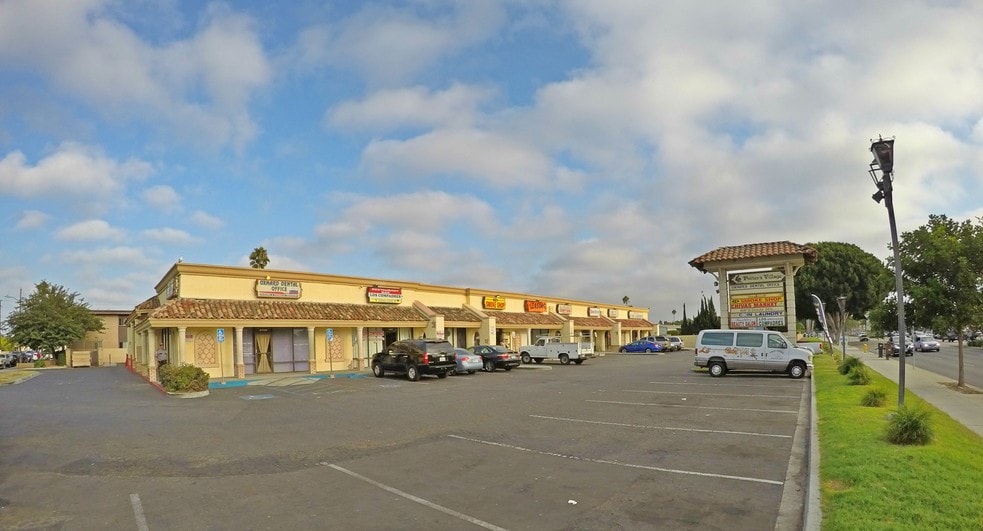 More Photos Of 3700-3720 Saviers Rd, Oxnard Freestanding For Lease