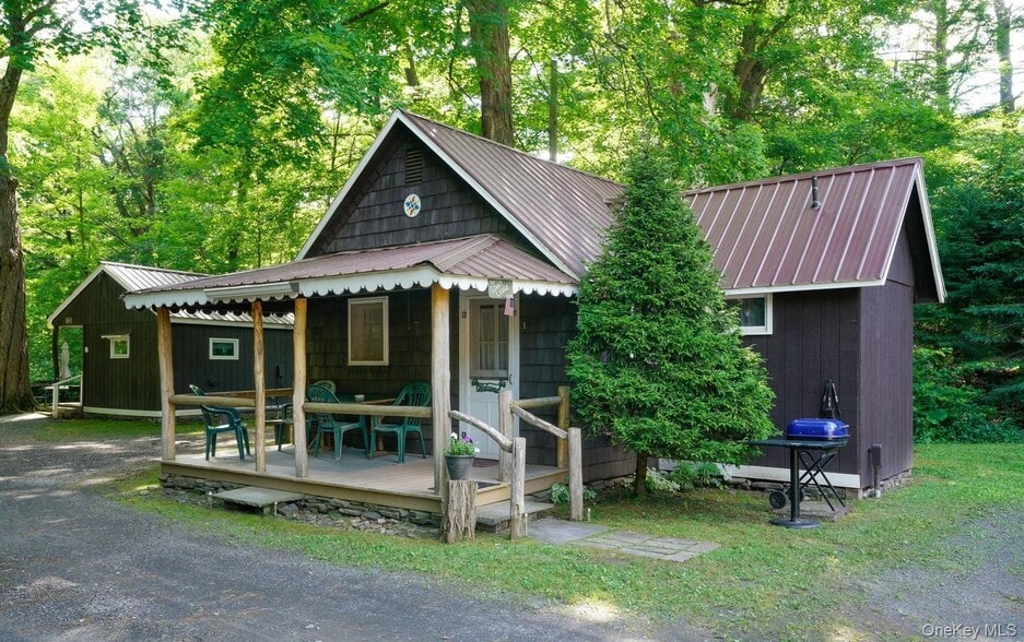 More Photos Of 5973 New York 28, Phoenicia Hotel For Sale