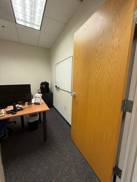 More Photos Of 103 Centennial St, La Plata Medical For Lease