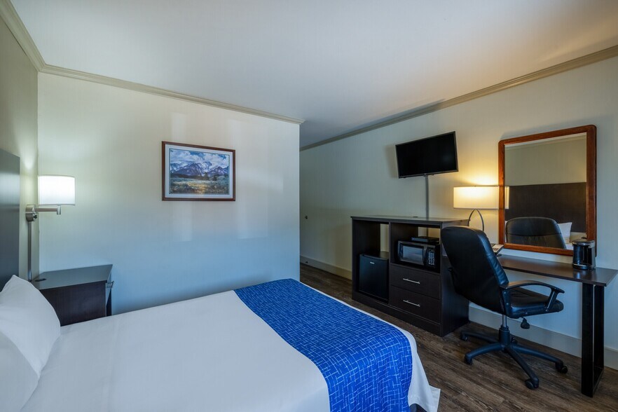 More Photos Of 105 Centennial Dr, Livingston Hotel For Sale