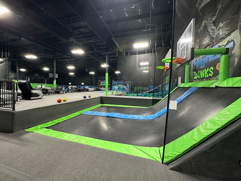 More Photos Of 1250 4th Ave NW, Minot Storefront For Lease