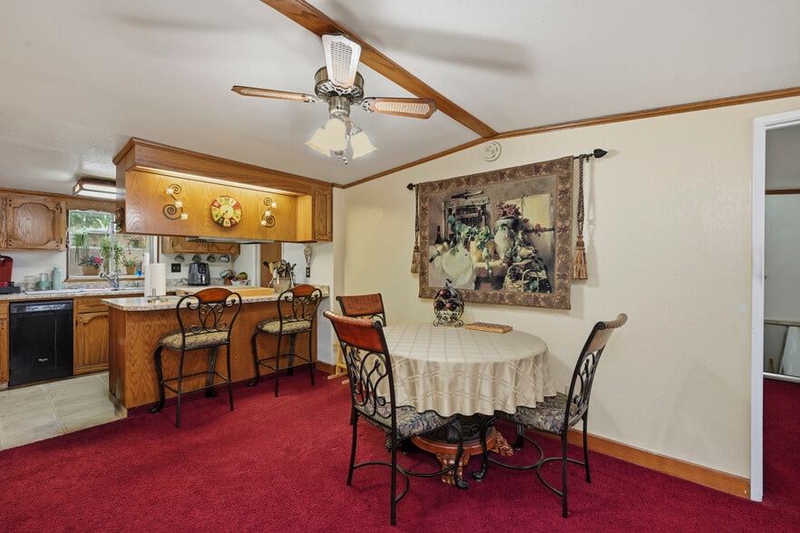 More Photos Of 3511 Redwood St, Clearlake Freestanding For Sale