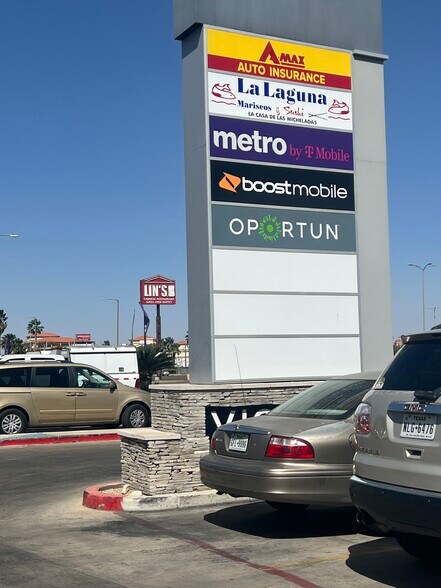 More Photos Of 2419 E Saunders St, Laredo Storefront Retail Office For Lease