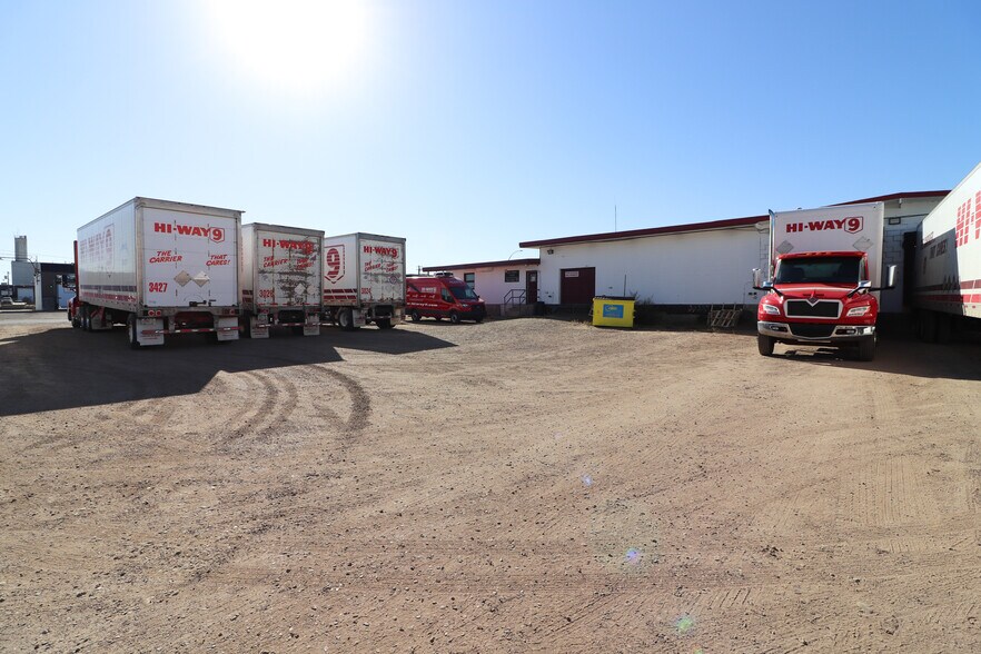 More Photos Of 662 15 St SW, Medicine Hat Industrial For Sale