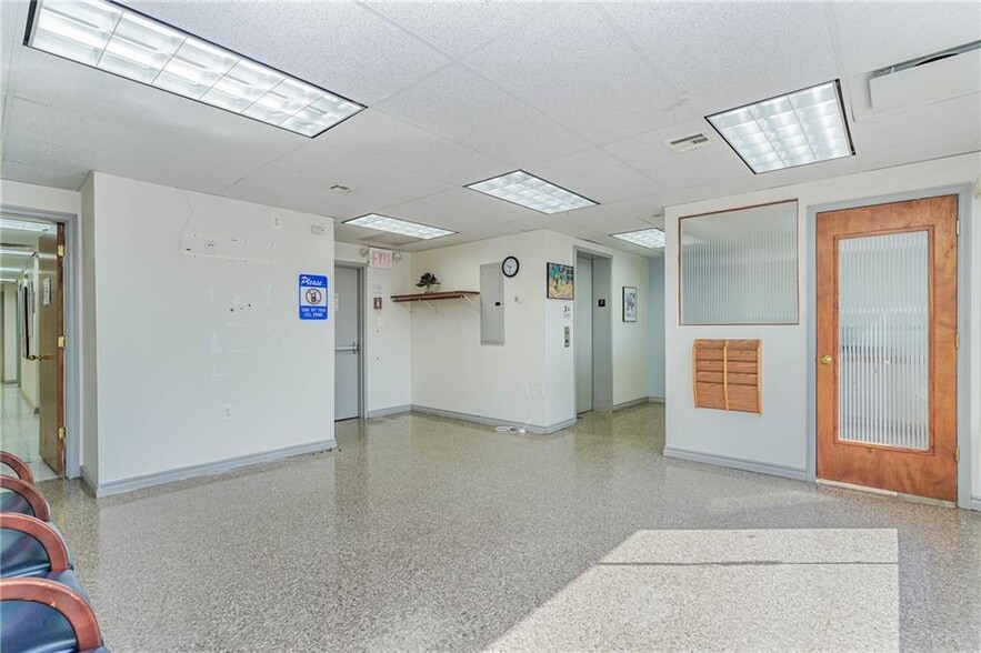 More Photos Of 3041 Avenue U, Brooklyn Medical For Sale