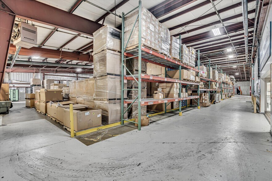 More Photos Of 202 1st St S, Kalona Manufacturing For Sale