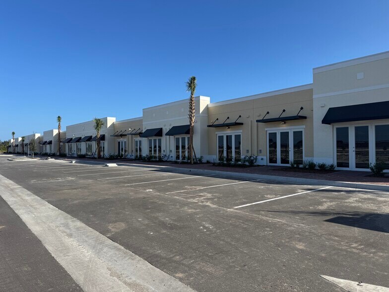 More Photos Of 205 Coastal Ln, West Melbourne Warehouse For Lease