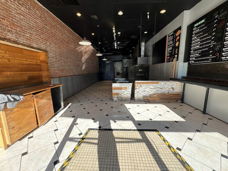 More Photos Of 223-231 E 9th St, Los Angeles Storefront For Lease