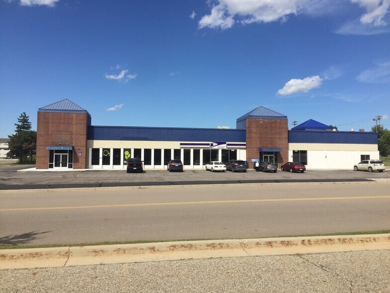 More Photos Of 5200-5210 W Saginaw Hwy, Lansing Freestanding For Lease
