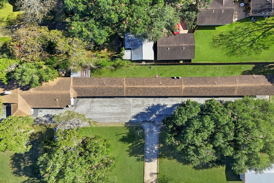 More Photos Of 1016 N Ave E, Shiner Hotel For Sale