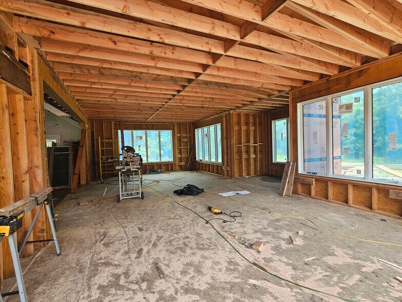 More Photos Of 355 Smith Ridge Rd, South Salem Restaurant For Sale