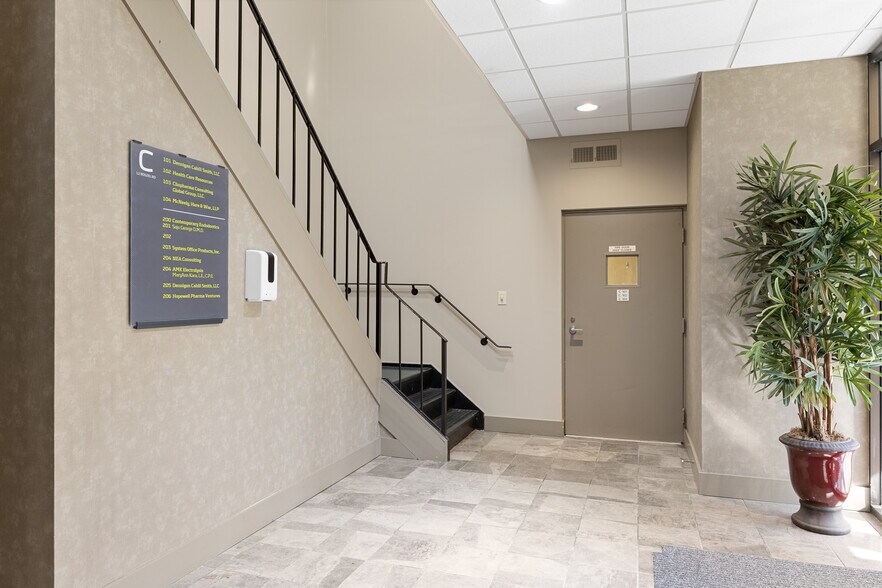 More Photos Of 12 Roszel Rd, Princeton Medical For Lease