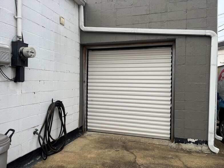 More Photos Of 1203 Nelle St, Tupelo Storefront For Lease