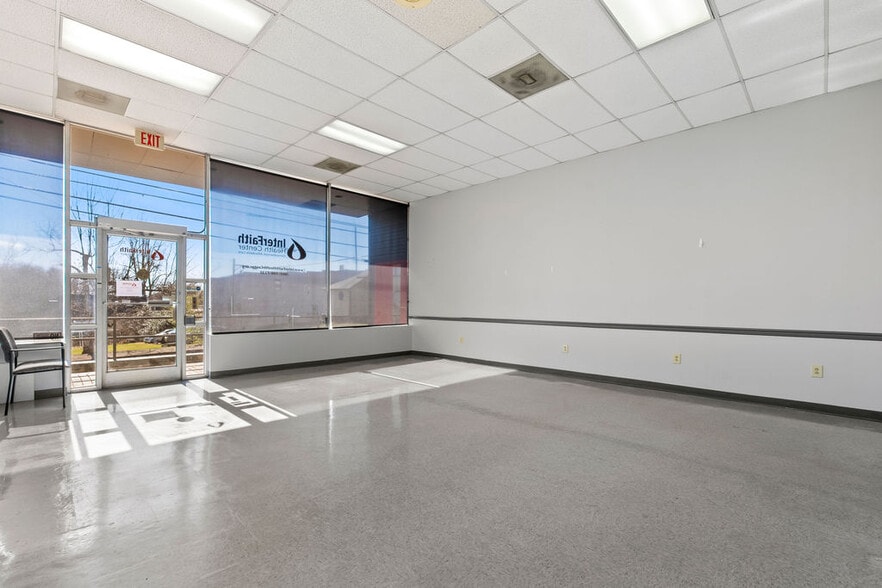 More Photos Of 315 Gill Ave, Knoxville Medical For Lease