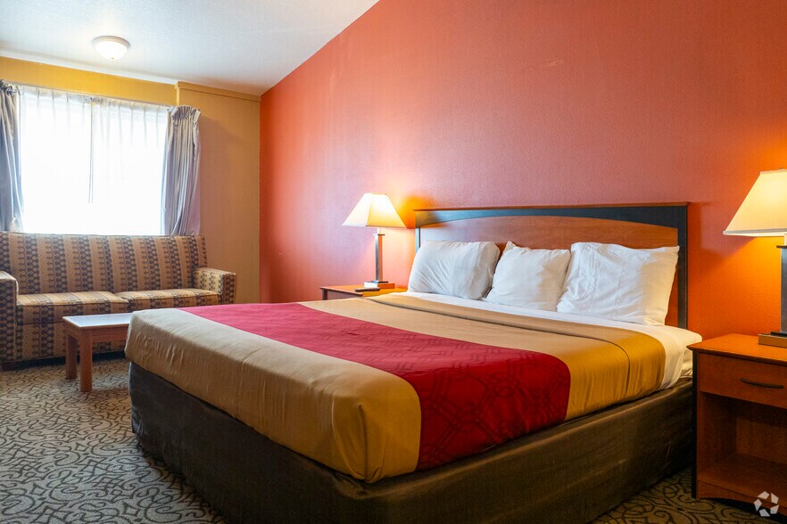 More Photos Of 1208 N Colorado Ave, Brush Hotel For Sale