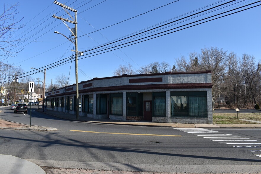 More Photos Of 150 Central St, Bristol Storefront For Sale