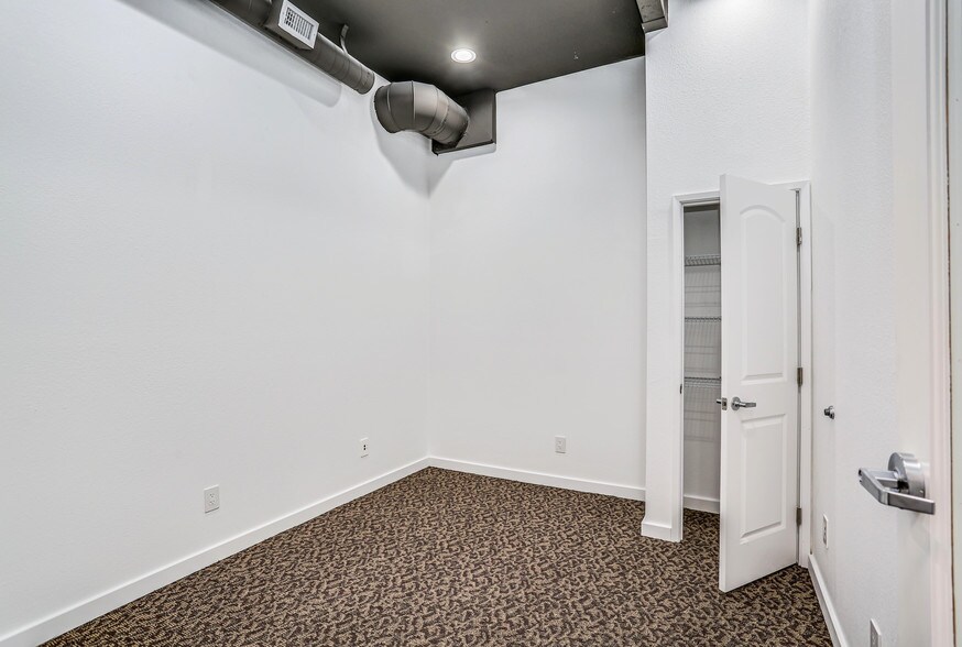 More Photos Of 750 E Tahquitz Canyon Way, Palm Springs Office For Lease