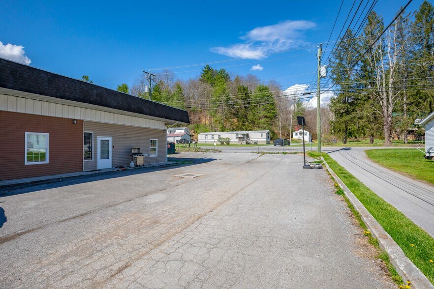 More Photos Of 396 Blue Prince Rd, Bluefield Apartments For Sale