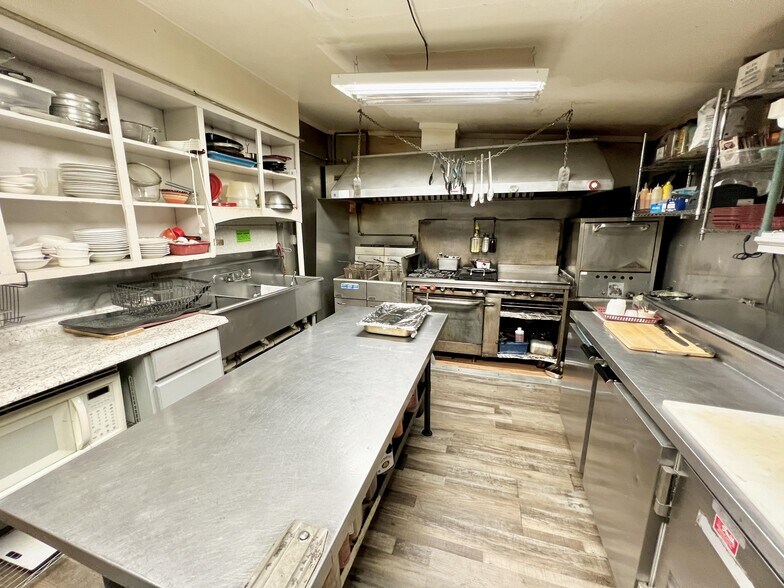 More Photos Of 583 S 1st St, Fulton Restaurant For Sale