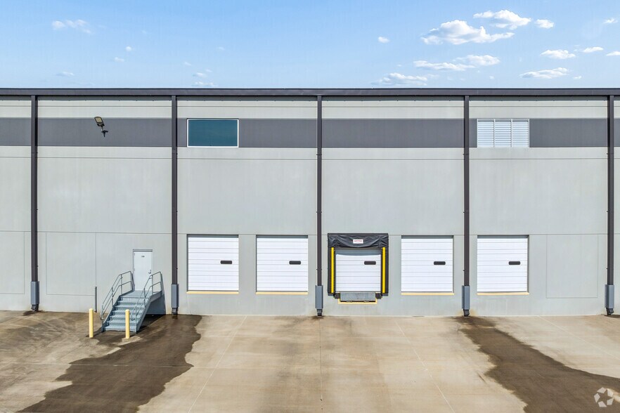 More Photos Of 785 Victor Hill Rd, Greer Distribution For Lease