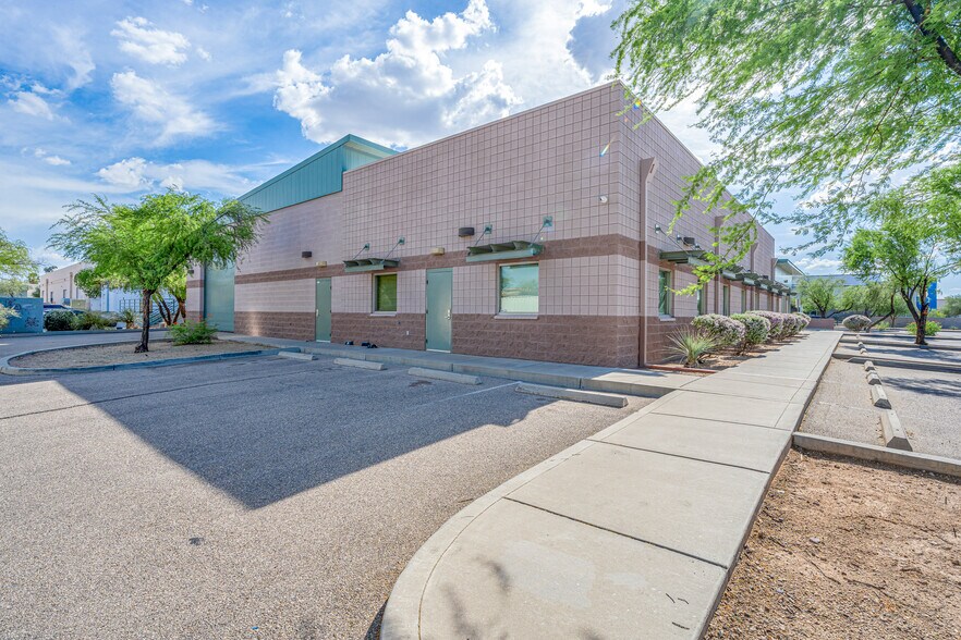 More Photos Of 4655 S Coach Dr, Tucson Warehouse For Sale