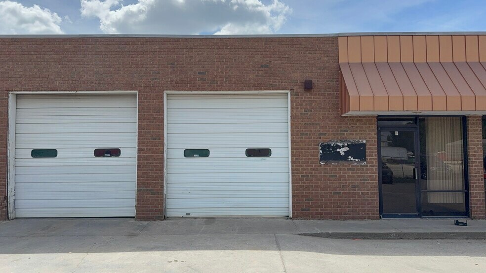 More Photos Of 7349 Peppermill Pky, North Charleston Flex For Lease