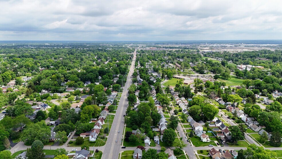 More Photos Of 3143 E Main St, Columbus Freestanding For Sale