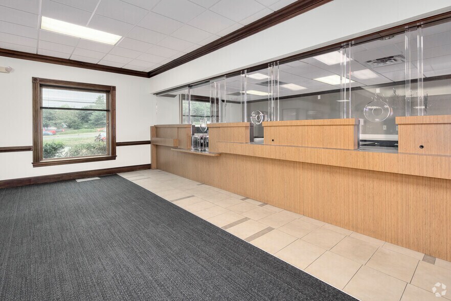 More Photos Of 1701 Financial Loop, Woodbridge General Retail For Sale