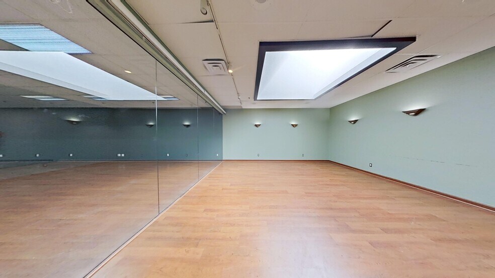 More Photos Of 2938 Biddle Ave, Wyandotte Storefront Retail Office For Lease