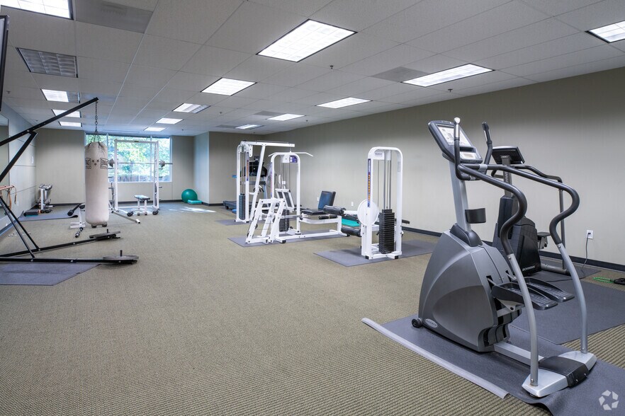 More Photos Of 9601 Amberglen Blvd, Austin Office For Lease