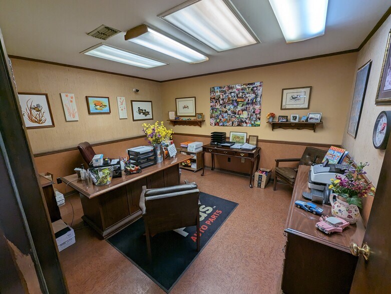 More Photos Of 14051 US Highway 98 Byp, Dade City Manufacturing For Sale