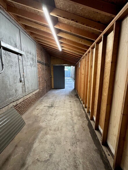 More Photos Of 119-121 S 15th St, Newark Manufacturing For Lease